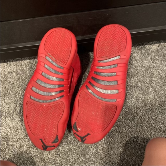 Jordan 12 - Picture 3 of 3